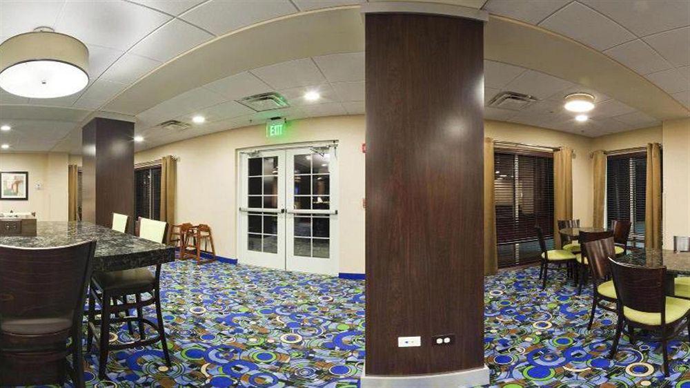 Holiday Inn Express Hotel & Suites Atlanta Airport West - Camp Creek By Ihg מראה חיצוני תמונה