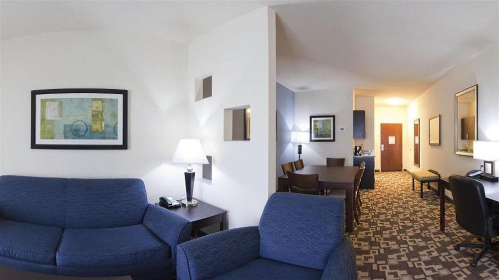 Holiday Inn Express Hotel & Suites Atlanta Airport West - Camp Creek By Ihg מראה חיצוני תמונה