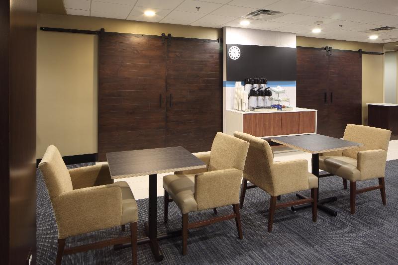 Holiday Inn Express Hotel & Suites Atlanta Airport West - Camp Creek By Ihg מראה חיצוני תמונה